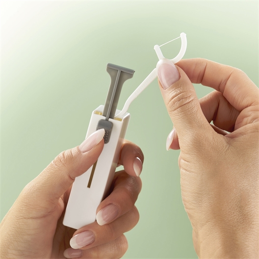 Boîte cure-dents et fil dentaire