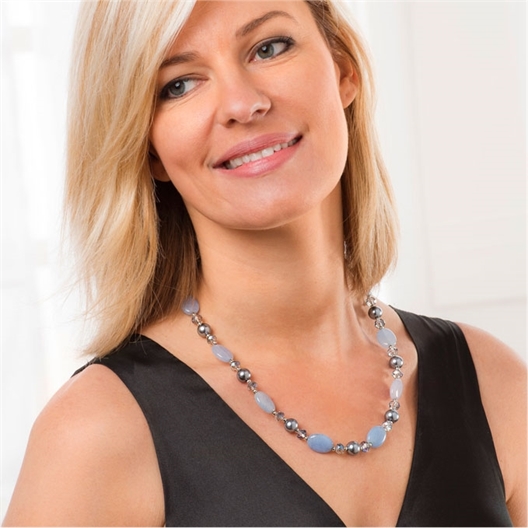 Collier de pierres bleues