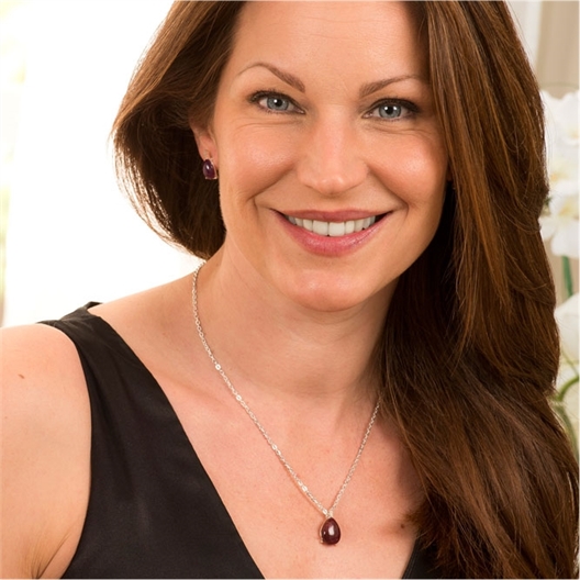 Parure pendentif + boucles d'oreilles goutte bordeaux