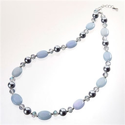 Collier de pierres bleues